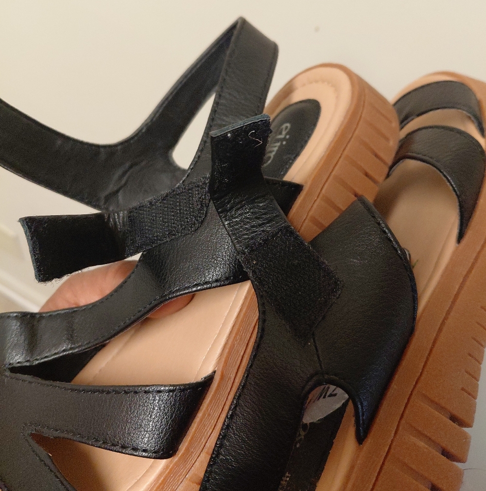 Eurosoft Women's Black Chunky Platform Comfortable Strappy Sandals Size 7 Wide - Picture 8 of 10